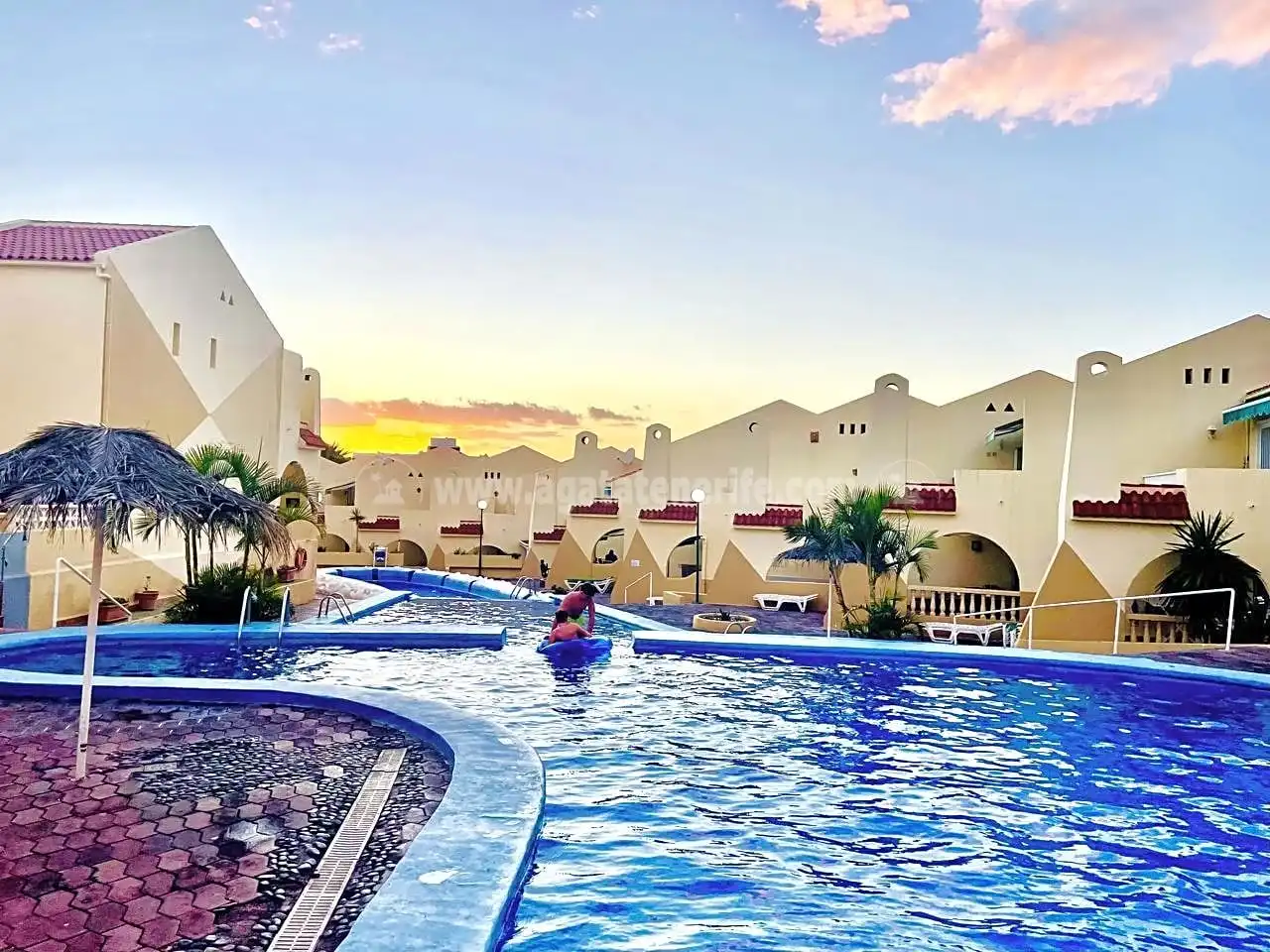 Apartament amb piscina en venda a Costa Adeje