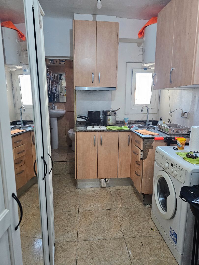 Flat for sale in Carrer d'Amadeo Vives, 23, Lloreda
