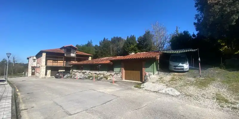 Vista exterior de Casa o xalet en venda en Entrambasaguas amb Jardí privat, Terrassa i Traster