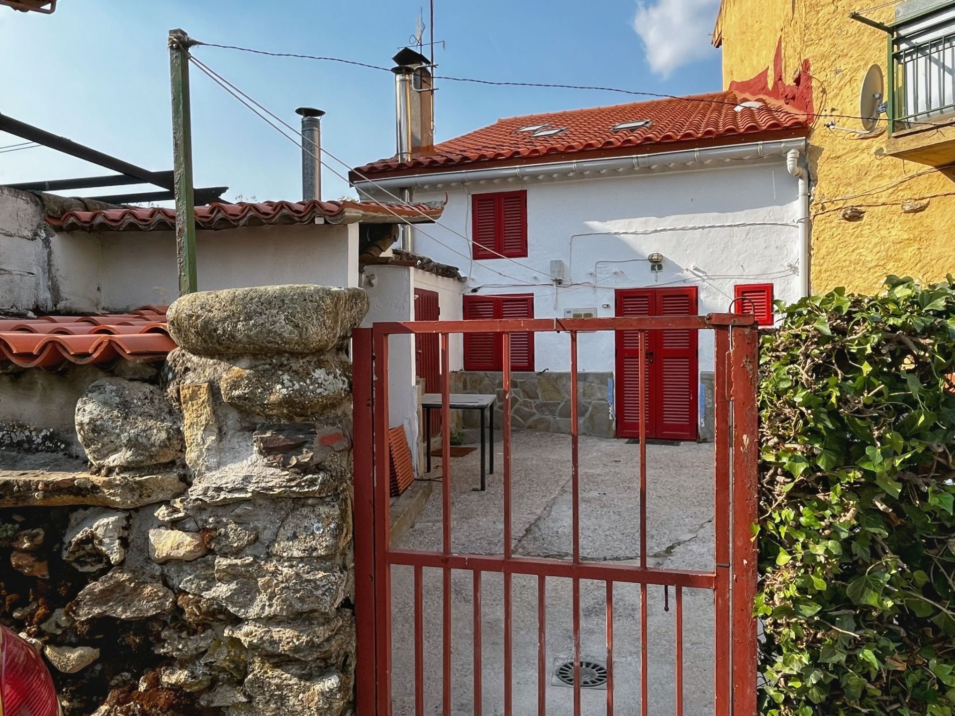 Exterior view of Single-family semi-detached for sale in Lozoya  with Heating, Terrace and Storage room