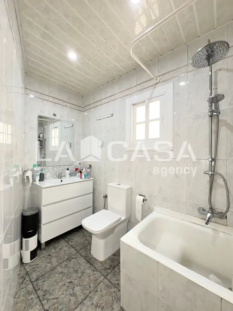 Bathroom of Attic for sale in Barcelona  with Terrace