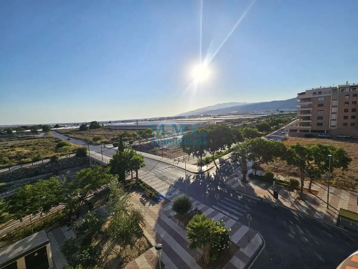 Vista exterior de Piso en venta en Roquetas de Mar con Aire acondicionado, Terraza y Amueblado