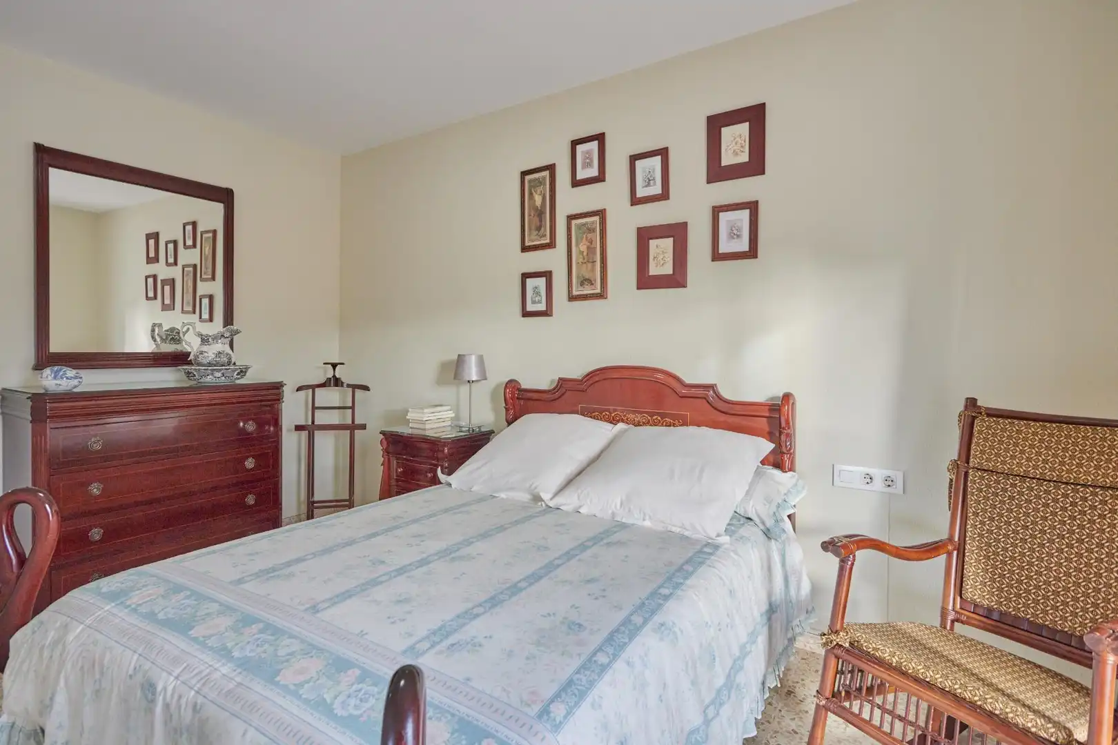Dormitori de Casa o xalet en venda en El Puerto de Santa María amb Jardí privat i Piscina comunitària