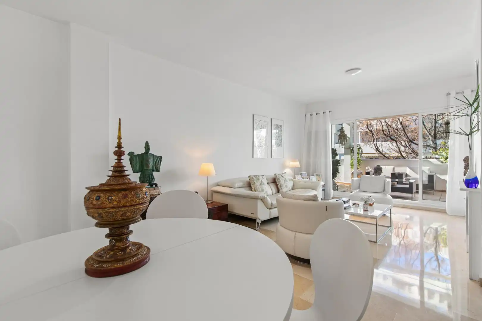 Sala de estar de Apartamento en venta en Marbella con Aire acondicionado, Jardín privado y Terraza