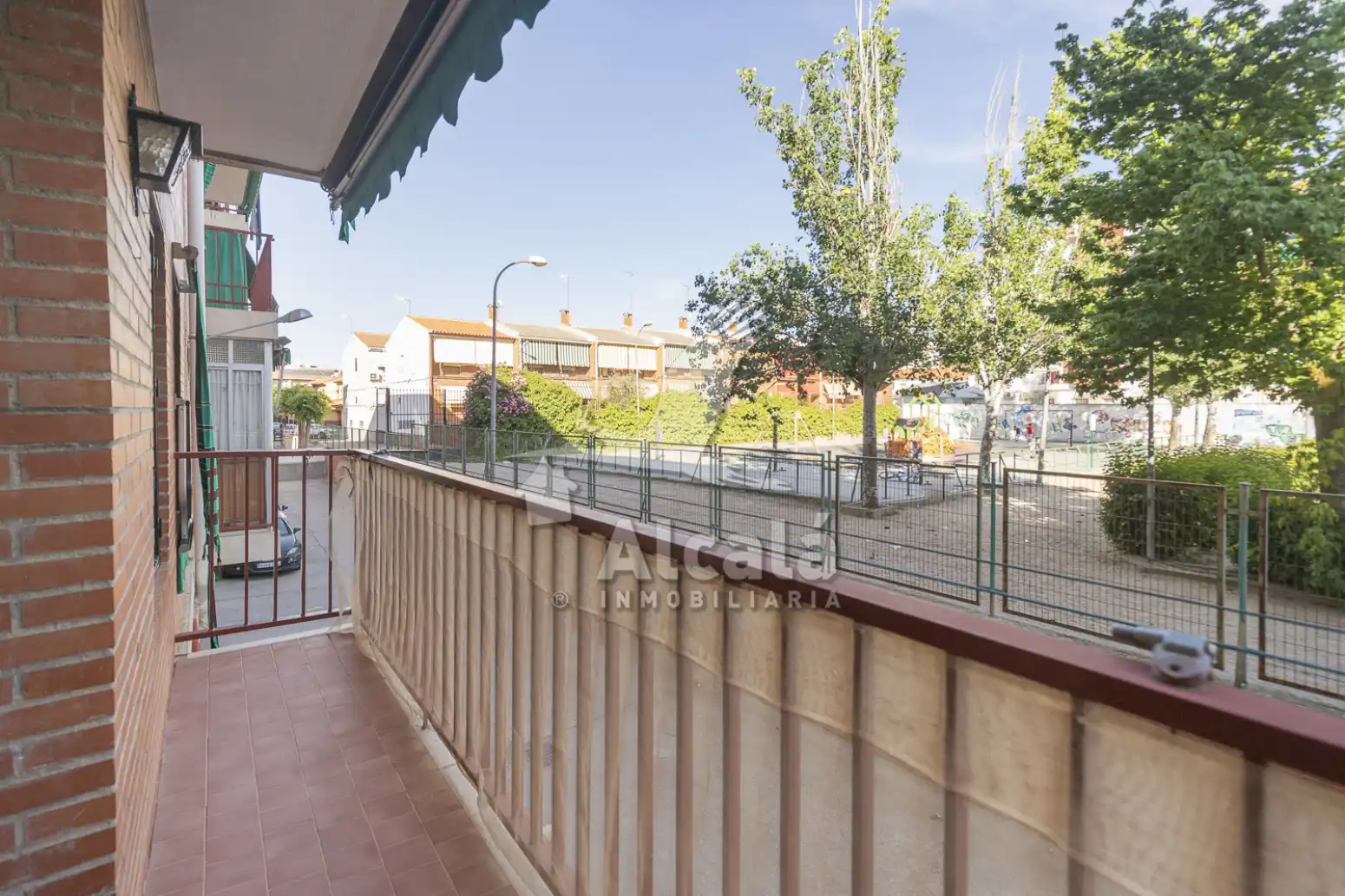 Vista exterior de Pis en venda en Ocaña amb Calefacció i Terrassa