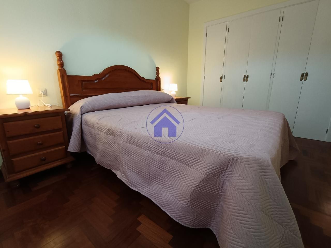 Bedroom of Flat to rent in Vigo   with Heating, Parquet flooring and Furnished