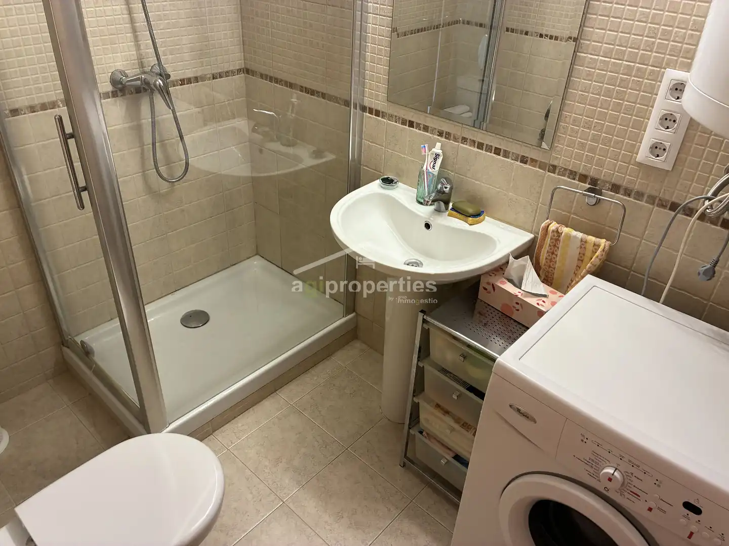 Bathroom of Apartments for sale in Roses  with Parquet flooring, Terrace and Furnished