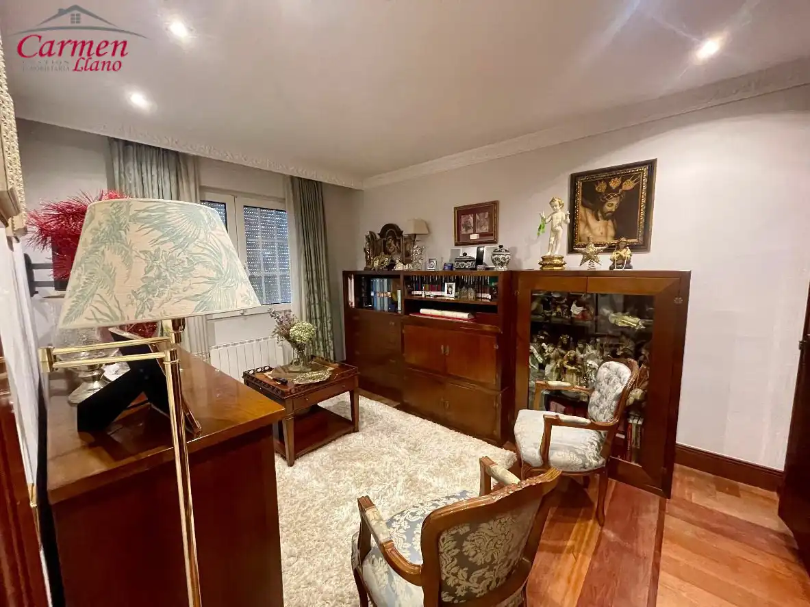 Sala d'estar de Casa o xalet en venda en Mungia amb Calefacció, Jardí privat i Terrassa
