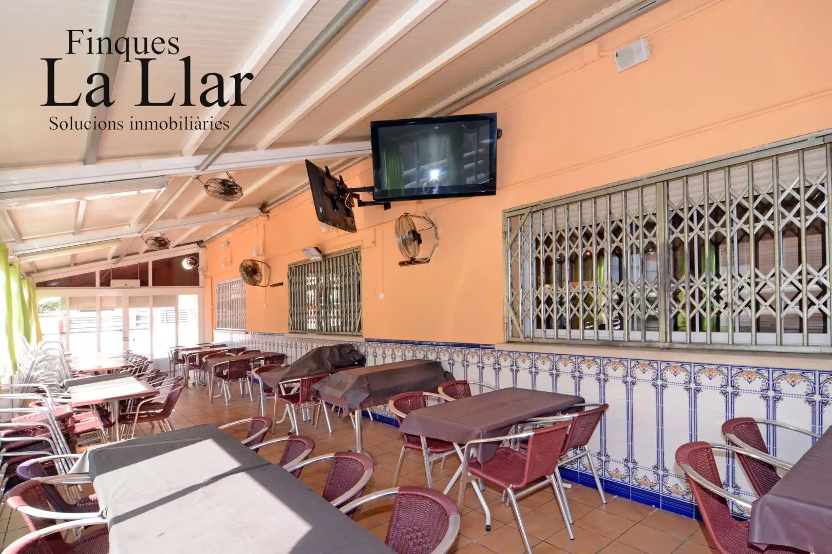 Commercial properties for sale in d'Ernest Lluch, Torrent Ballester