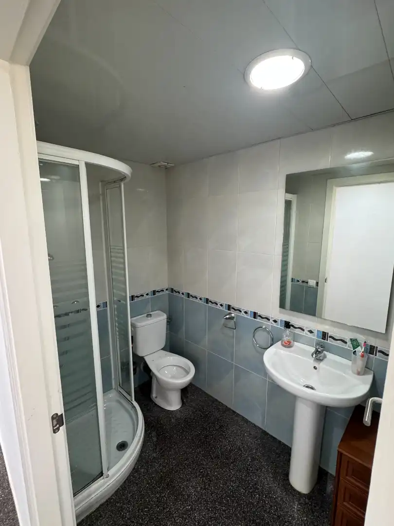 Baño de Piso en venta en Barcelona con Calefacción, Amueblado y Horno
