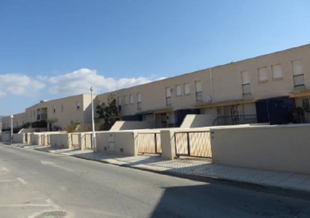 Casa adosada en Venta en C/ Axial  en Bahia