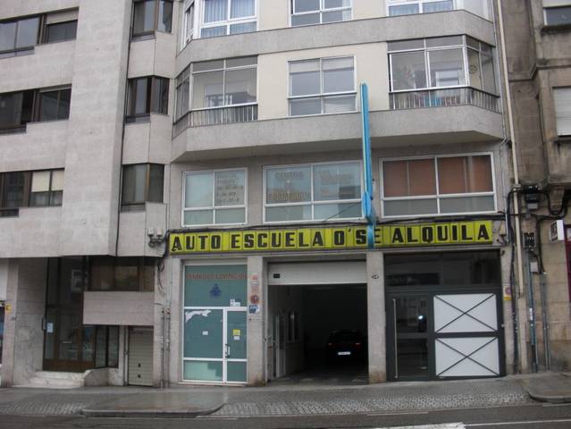 Local comercial en Alquiler en Avenida de Castrelos en As Travesas - Balaídos