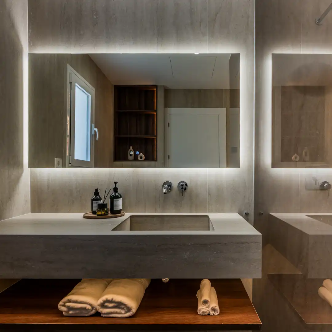 Baño de Ático en venta en Marbella con Aire acondicionado, Terraza y Piscina