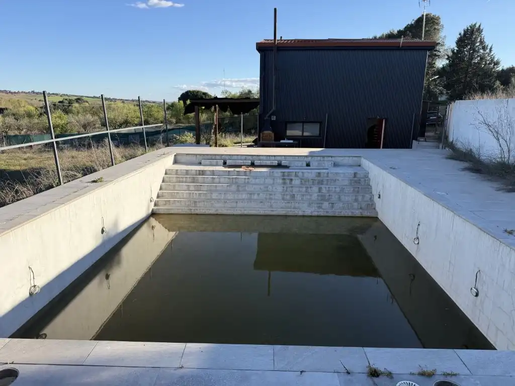 Piscina de Finca rústica en venta en Navalcarnero