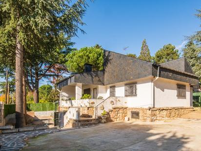 Außenansicht von Haus oder Chalet zum verkauf in Alpedrete mit Heizung, Privatgarten und Terrasse