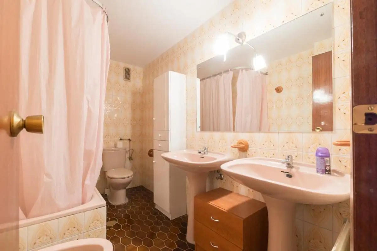 Room in Caballería Española