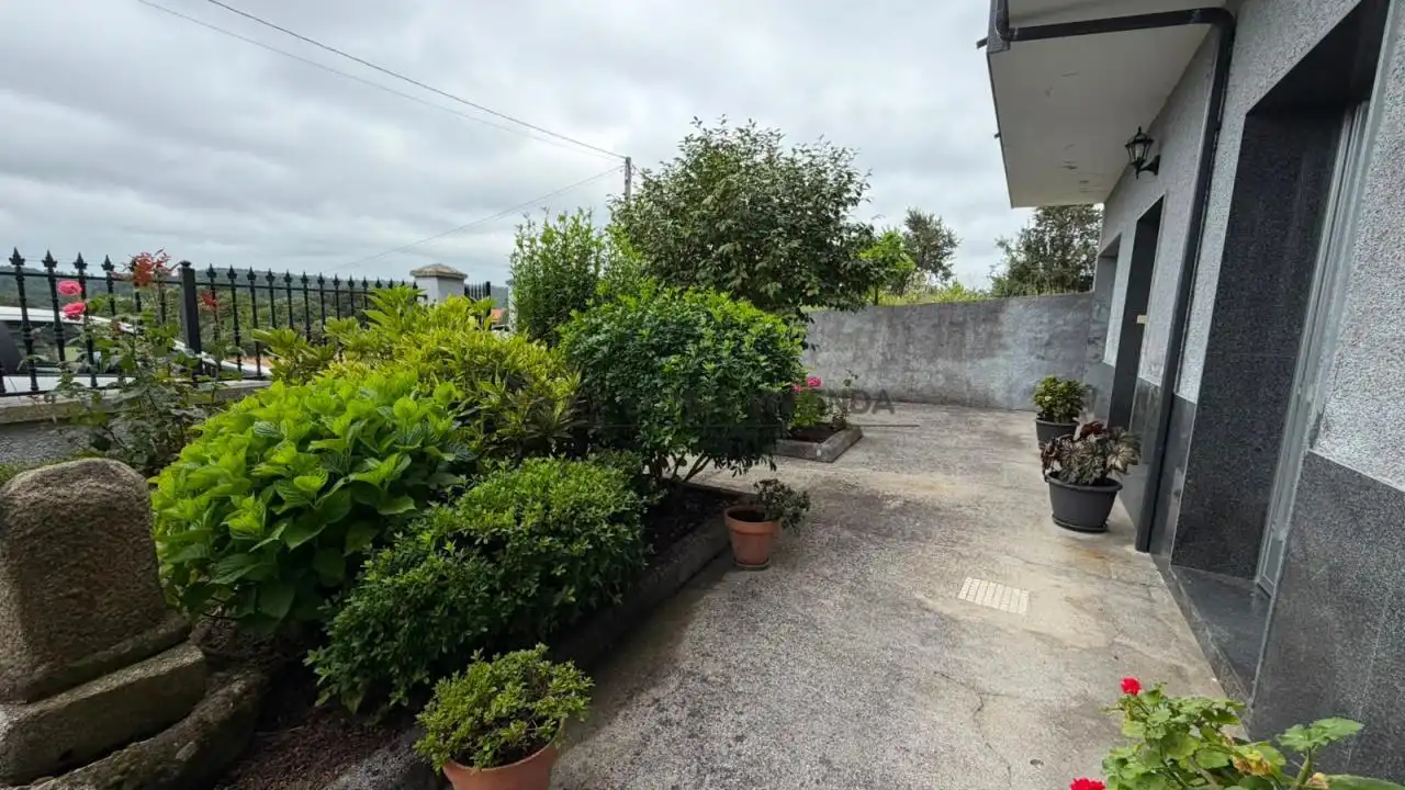 Terrassa de Casa o xalet en venda en O Pereiro de Aguiar  amb Calefacció, Jardí privat i Terrassa