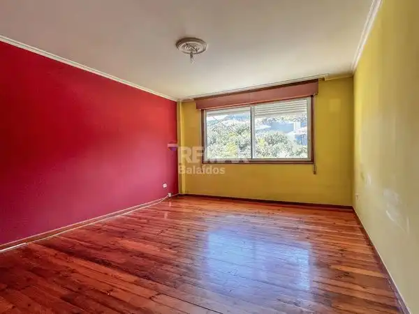 Schlafzimmer von Wohnung zum Verkauf in Nigrán mit Heizung, Parkett und Abstellraum