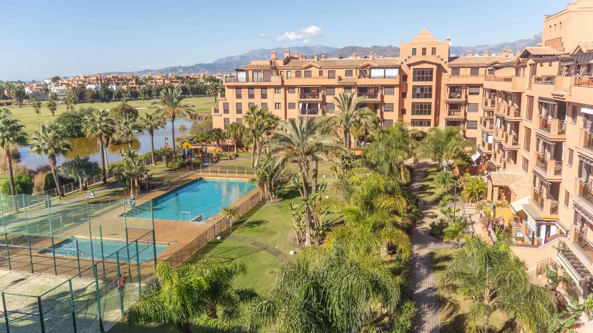 Vista exterior de Piso en venta en Motril con Aire acondicionado, Jardín privado y Terraza