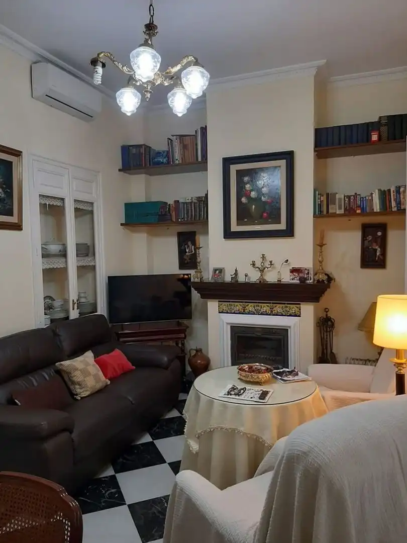Sala d'estar de Casa o xalet en venda en Sevilla amb Aire condicionat, Terrassa i Traster