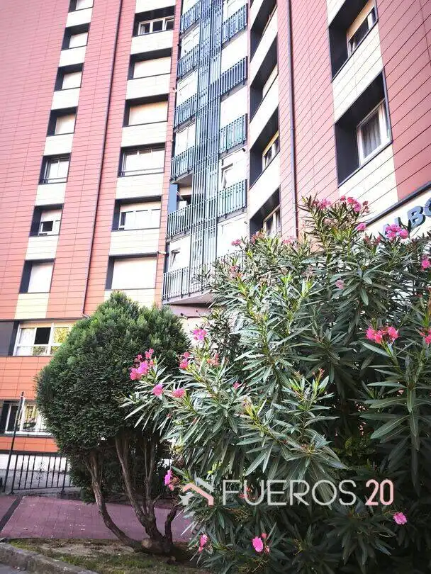 Vista exterior de Piso en venta en Barakaldo  con Calefacción y Amueblado