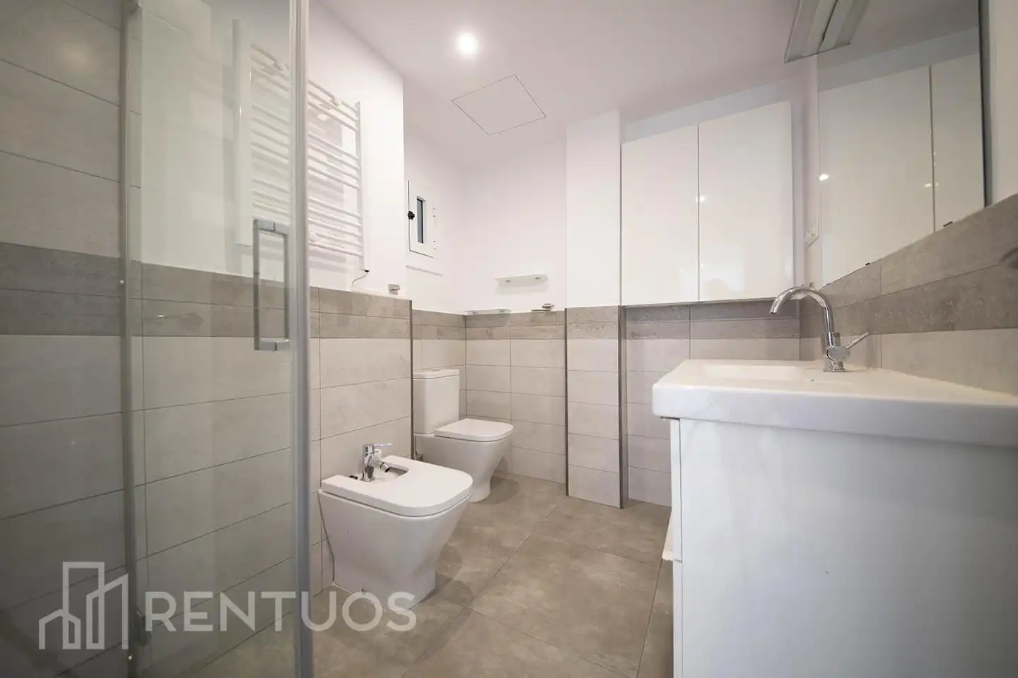 Badezimmer von Wohnung zur Miete in Sabadell mit Klimaanlage, Parkett und Terrasse