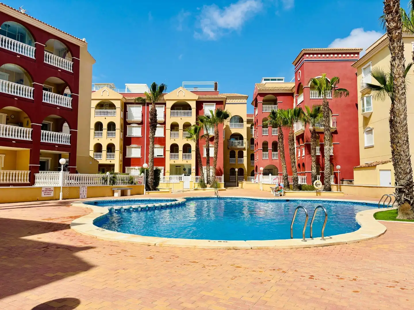 Exterior view of Ground floor for rent in Los Alcázares  with Air Conditioner, Terrace and Furnished