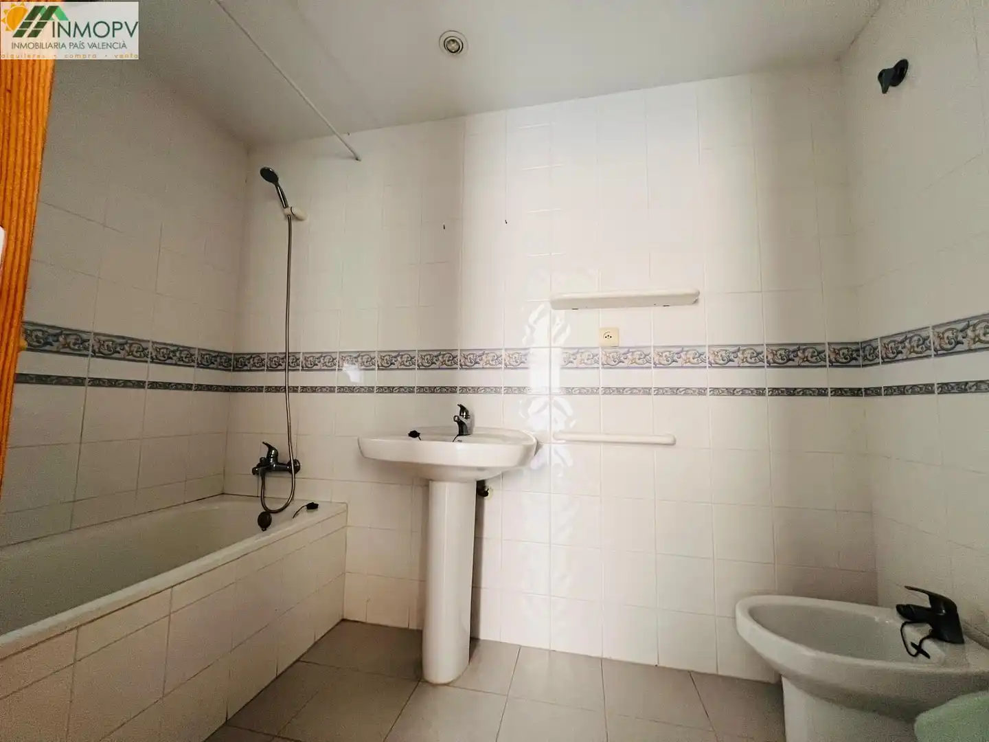 Bathroom of Study for sale in Vinaròs  with Private garden, Terrace and Community pool