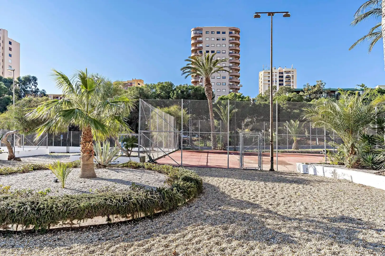 Vista exterior de Pis de lloguer en Roquetas de Mar amb Aire condicionat, Calefacció i Moblat