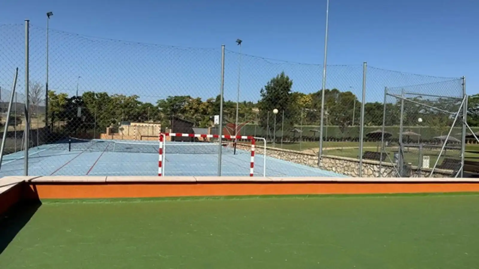 Aparcament de Pis en venda en Cuenca amb Calefacció, Traster i Piscina
