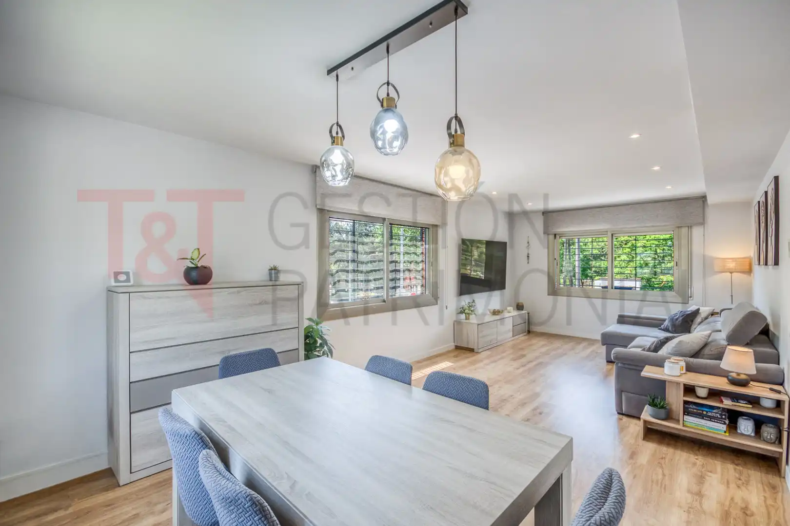 Sala de estar de Casa o chalet en venta en Cerdanyola del Vallès con Aire acondicionado, Calefacción y Terraza