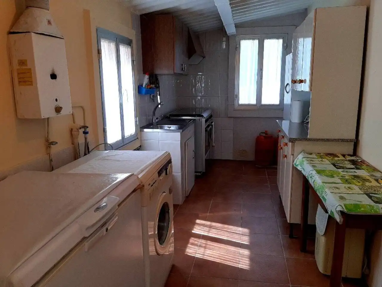 Cuina de Casa o xalet en venda en Cariño amb Moblat