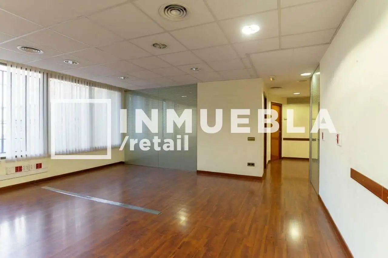 Office space with lift to rent in Valencia