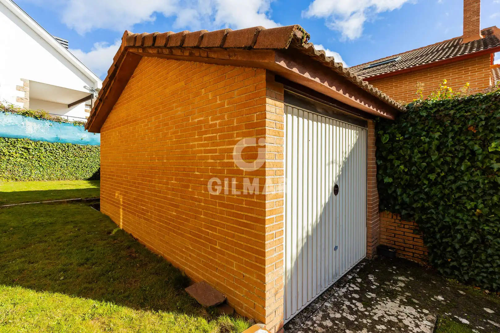 Vista exterior de Casa adosada en venta en Cercedilla con Calefacción, Jardín privado y Piscina