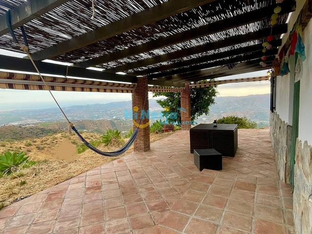 Casa-chalet en Venta en Camino Algarrobo - Las Arenas