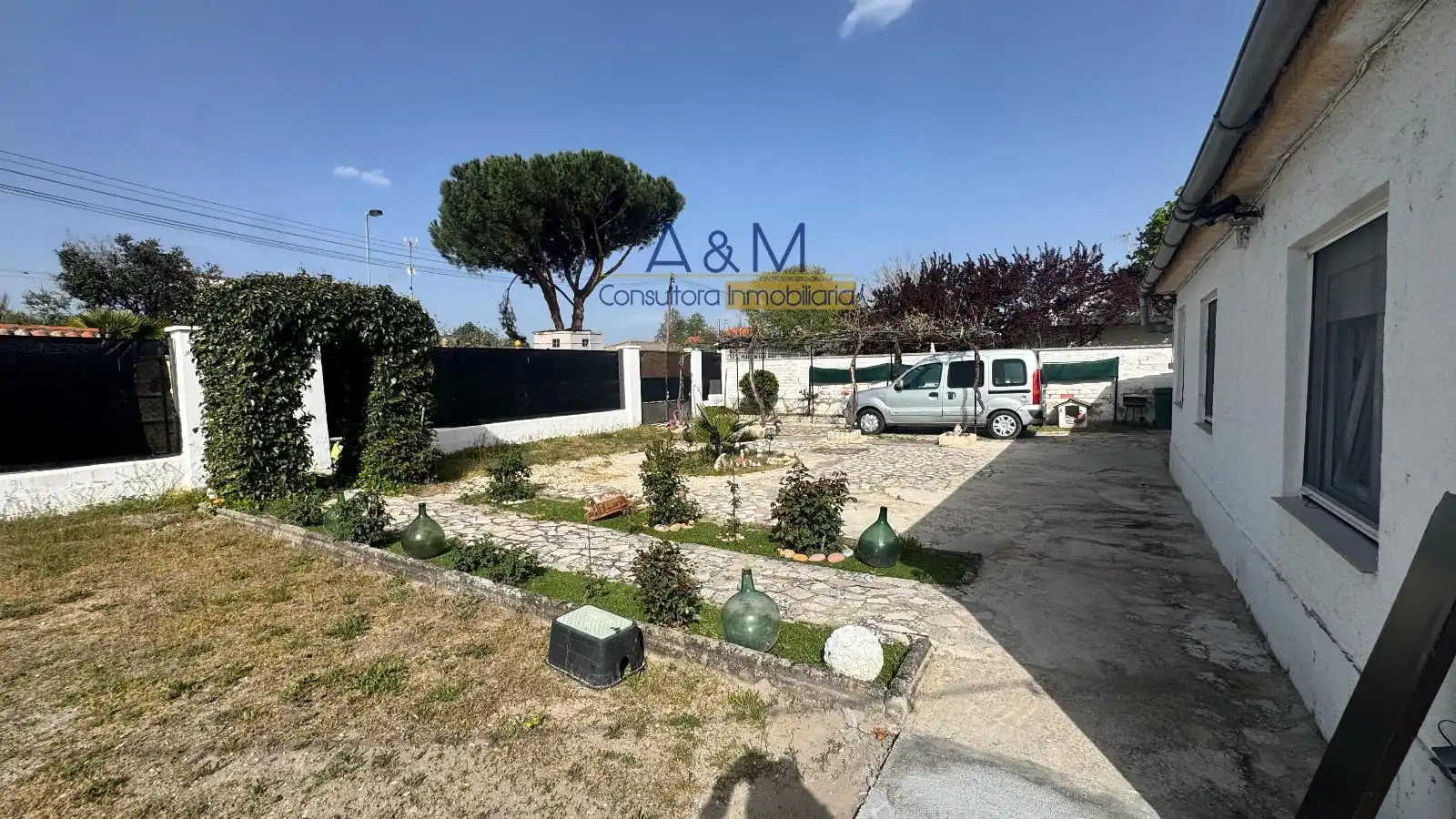 Vista exterior de Casa o chalet en venta en Viana de Cega con Calefacción, Amueblado y Horno