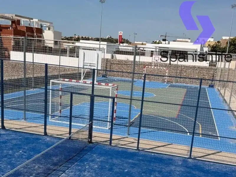 Parking de Apartamento en venta en Finestrat con Trastero y Piscina