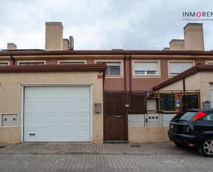 Exterior view of Single-family semi-detached for sale in Aranjuez  with Air Conditioner, Heating and Terrace