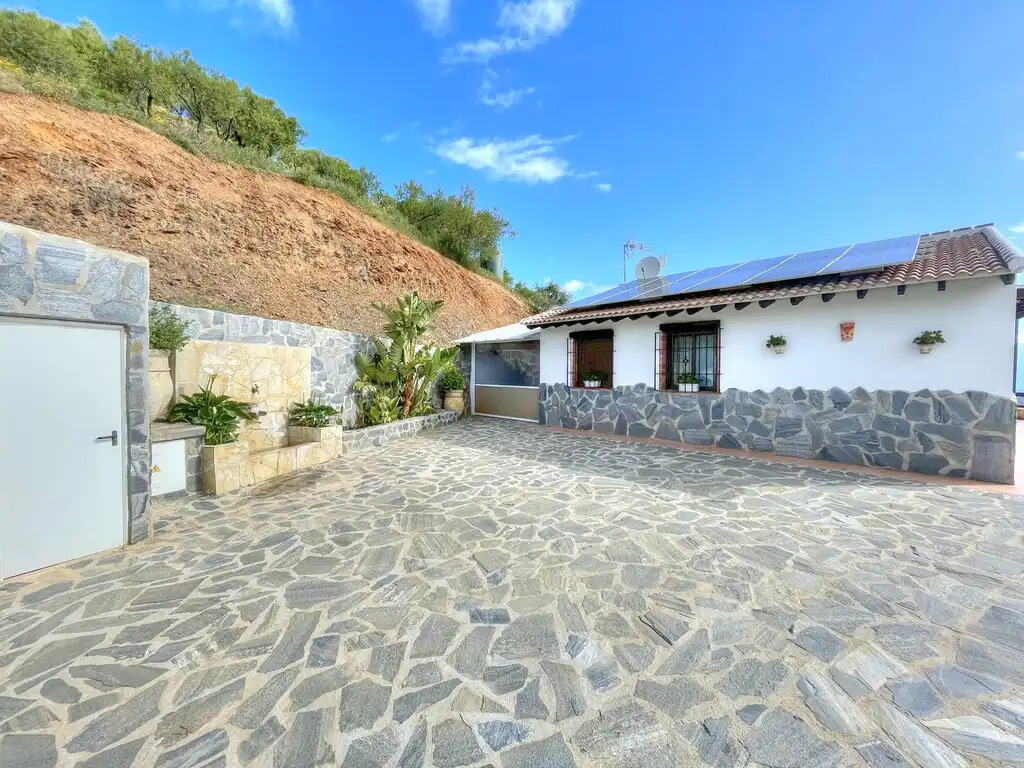 Casa rústica con piscina en venta en El Borge, imagen 4