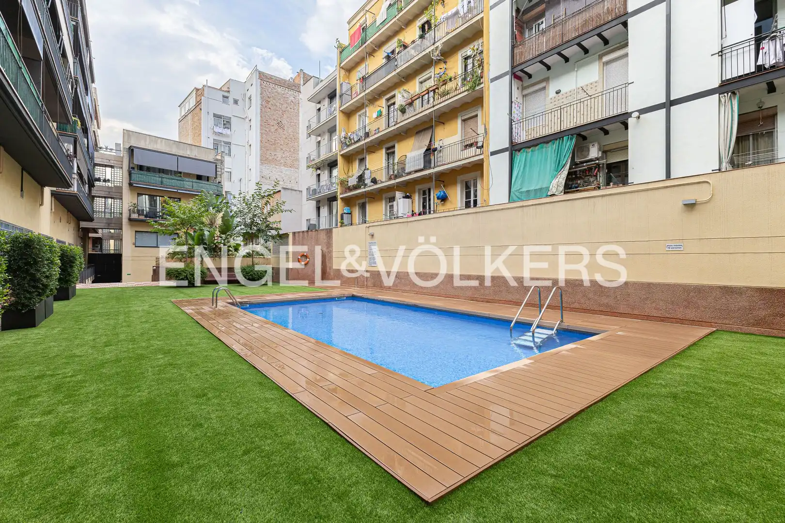 Piscina de Piso de alquiler en Barcelona con Aire acondicionado, Calefacción y Parquet