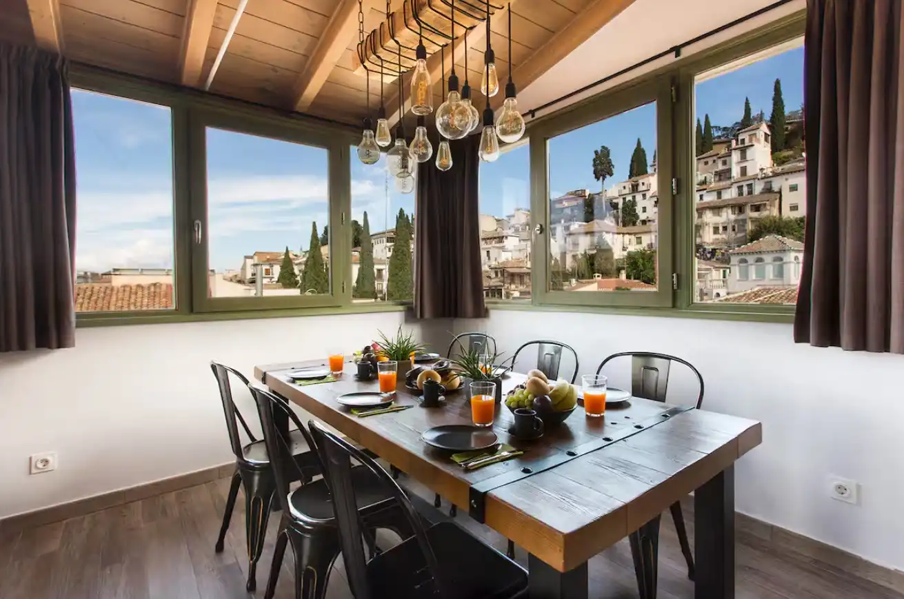 Esszimmer von Wohnungen zur Miete in Granada mit Klimaanlage, Heizung und Parkett
