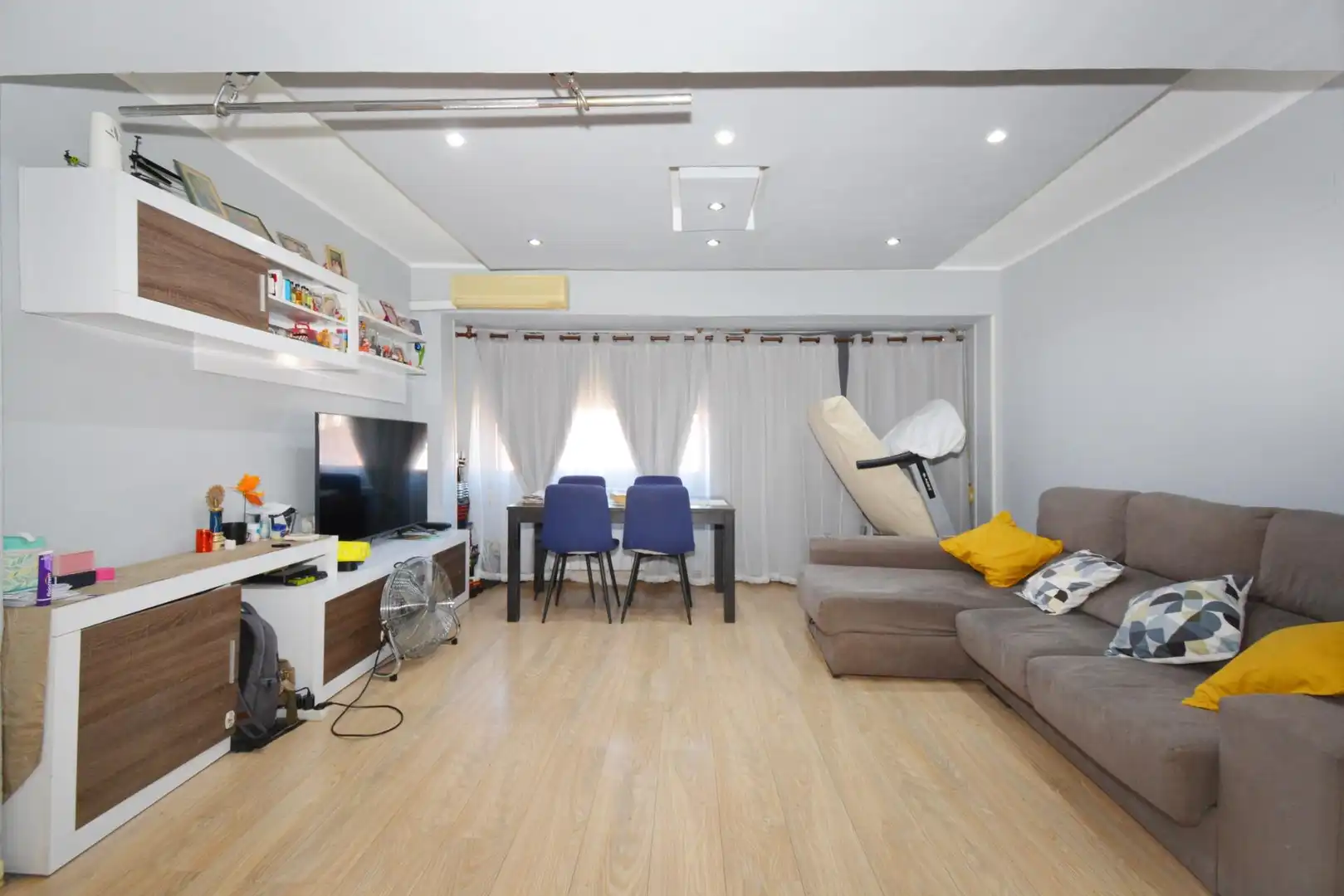 Wohnzimmer von Wohnung zum Verkauf in Zaragoza mit Klimaanlage und Heizung