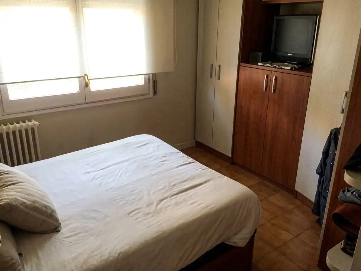 Habitación de Casa adosada en venta en Sant Cugat del Vallès con Calefacción y Terraza