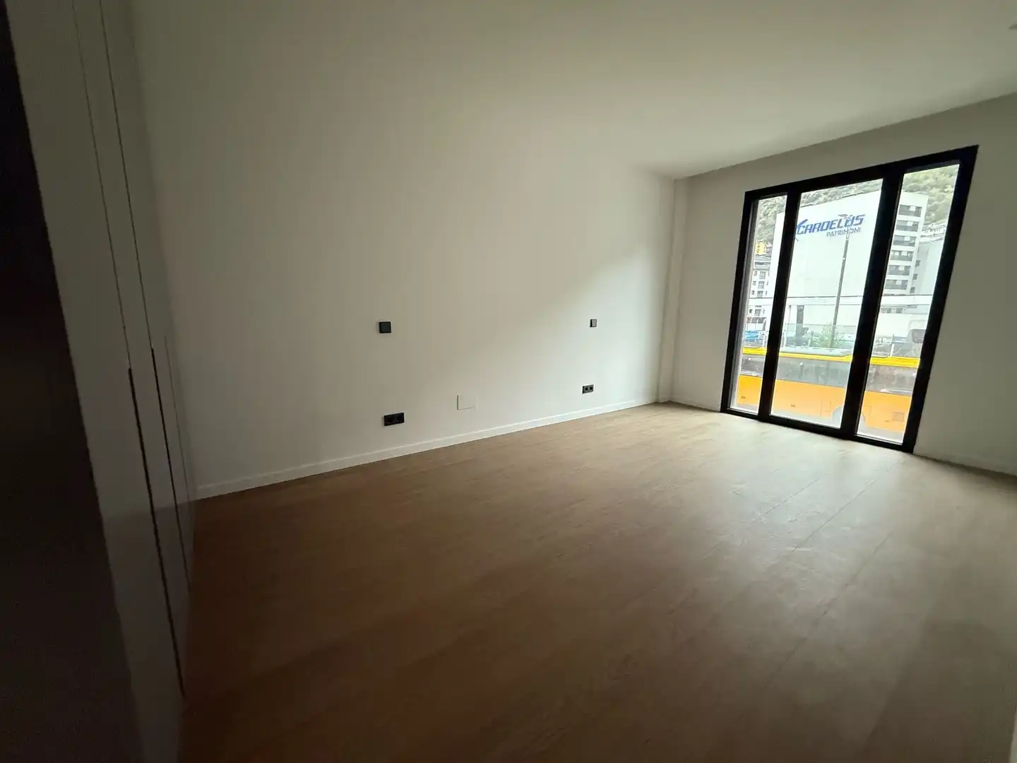 Ground floor with pool to rent in Av. Tarragona White Angel, imagen 9