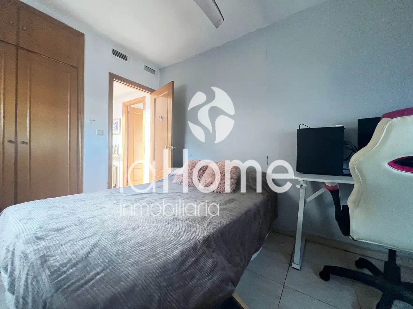 Bedroom of Houses for sale in L'Eliana  with Air Conditioner, Heating and Private garden