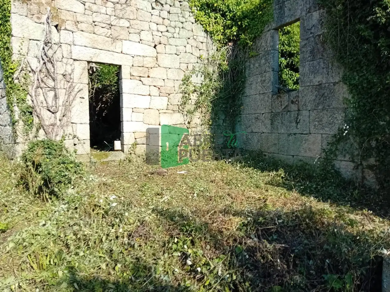 Haus mit Garten zum Verkauf in Coles