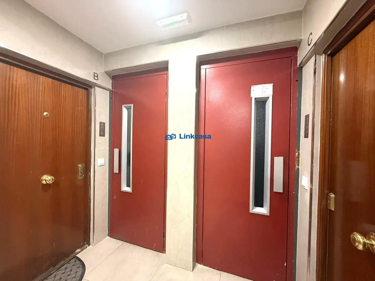 Flat for sale in Madrid  with Air Conditioner, Heating and Private garden
