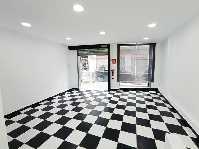 Local comercial en Alquiler en Transversal, 243 en Sant Pere