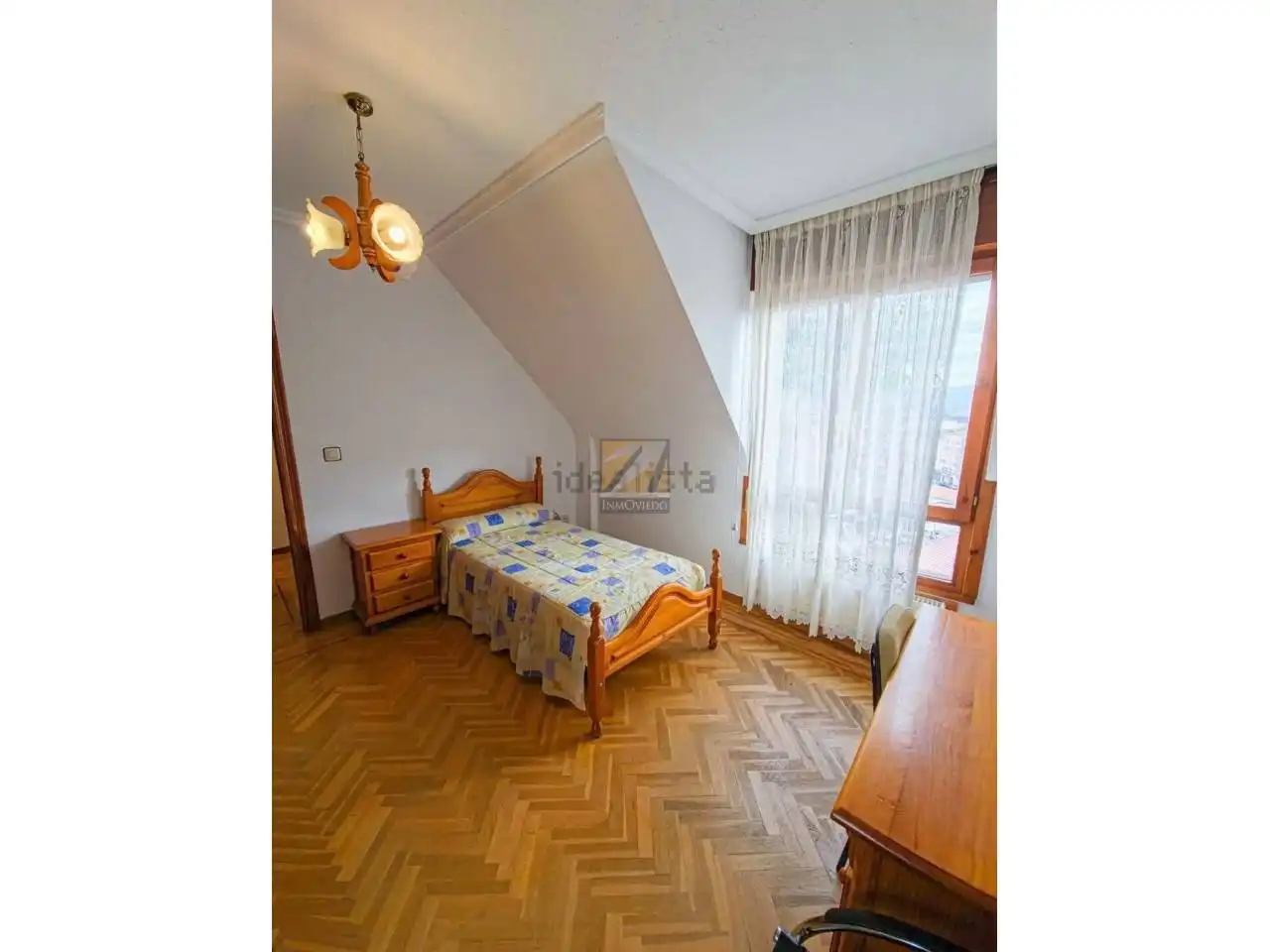 Habitación de Dúplex en venta en Oviedo  con Calefacción, Parquet y Terraza