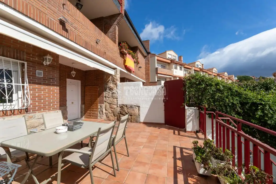 Terraza de Casa adosada en venta en Torrelodones con Calefacción, Jardín privado y Terraza